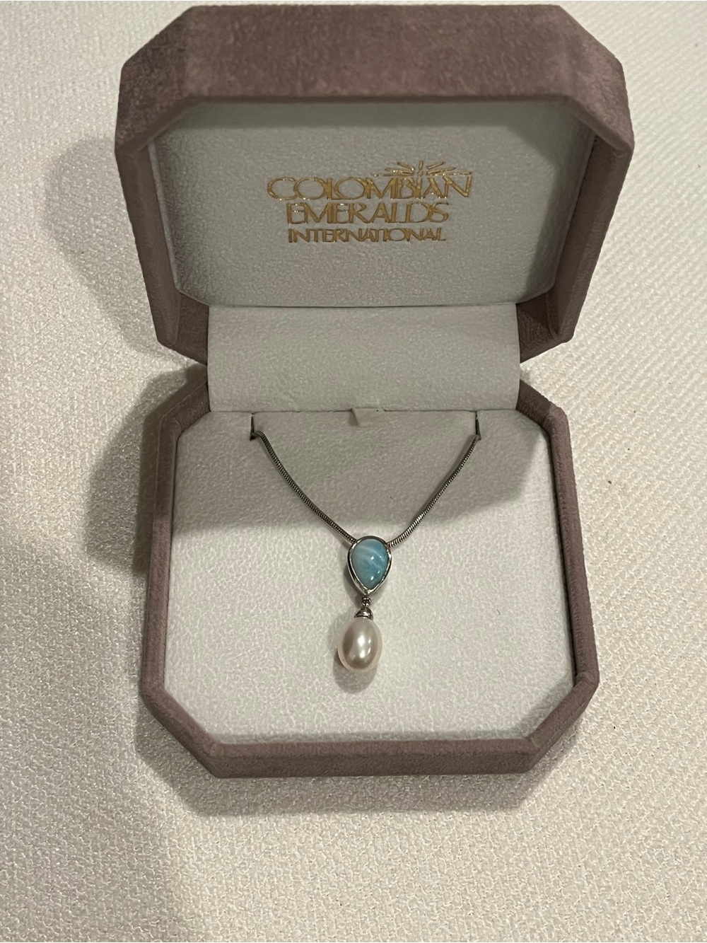 Blue Turquoise (Larimer) and Pearl Pendant Necklace & Earrings Set - Picture 3 of 10